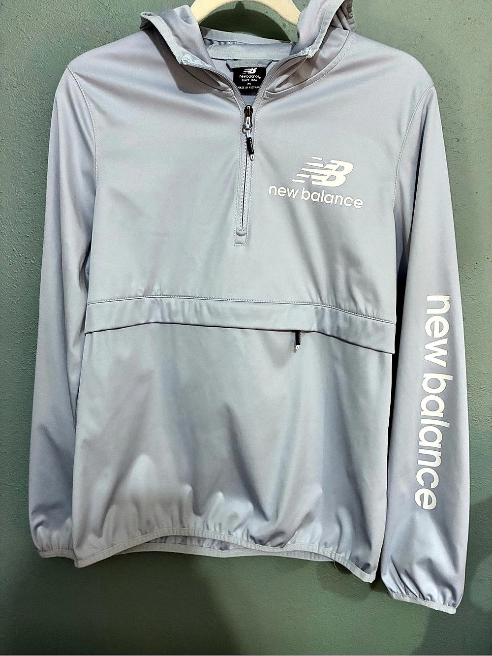 New Balance Hooded Half Zip Pullover Jacket Women’s M Light Blue Windbreaker